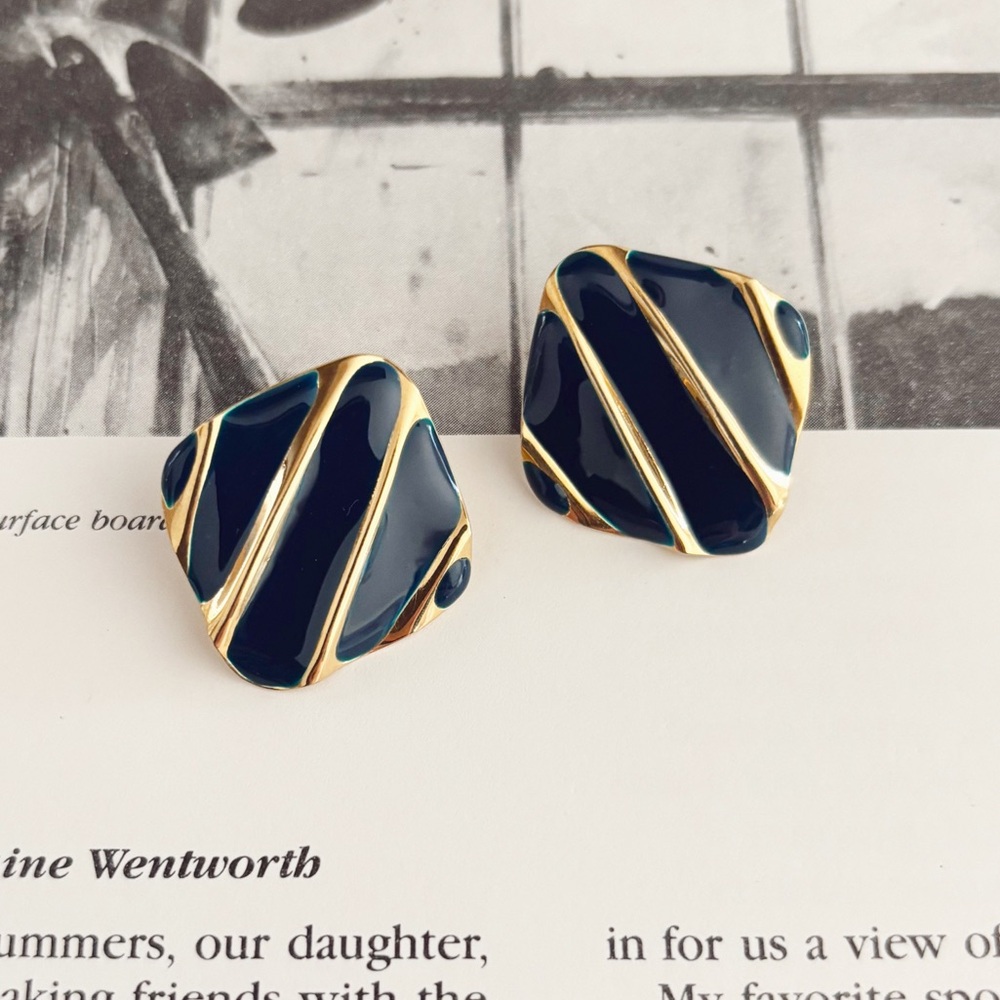 VTG 1980’s Earrings